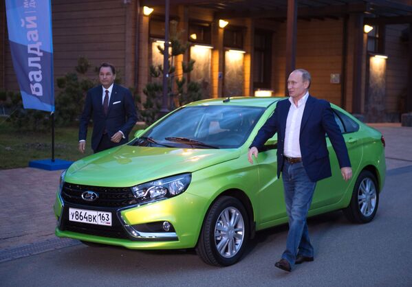 ¡Feliz cumpleaños! Las facetas formal e informal de Vladímir Putin - Sputnik Mundo