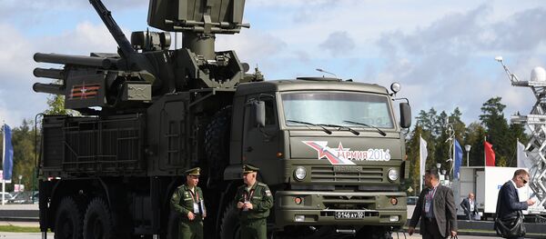 El sistema antiaéreo móvil de cañón-misil Pántsir (archivo) - Sputnik Mundo