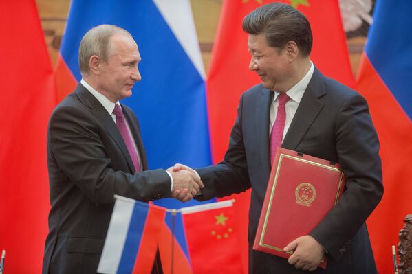 ¡Feliz cumpleaños! Las facetas formal e informal de Vladímir Putin - Sputnik Mundo