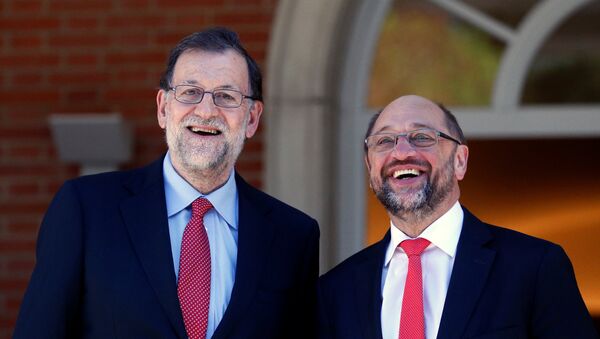 Mariano Rajoy, el presidente del Gobierno de España en funciones, y Martin Schulz, el presidente del Parlamento Europeo Mariano Rajoy, el presidente del Gobierno de España en funciones, y Martin Schulz, el presidente del Parlamento Europeo - Sputnik Mundo