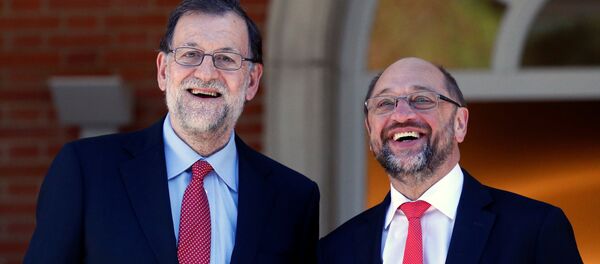 Mariano Rajoy, el presidente del Gobierno de España en funciones, y Martin Schulz, el presidente del Parlamento Europeo Mariano Rajoy, el presidente del Gobierno de España en funciones, y Martin Schulz, el presidente del Parlamento Europeo - Sputnik Mundo