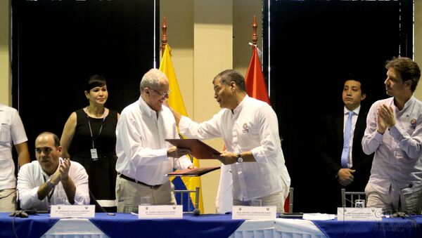 Presidente de Perú Pedro Pablo Kuczynski y presidente de Ecuador Rafael Correa Presidente de Perú Pedro Pablo Kuczynski y presidente de Ecuador Rafael Correa - Sputnik Mundo