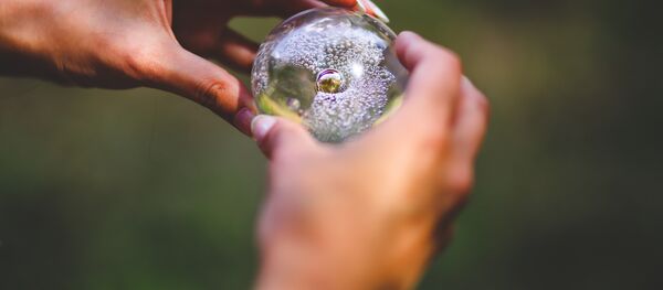 Un cristal (ilustración) - Sputnik Mundo