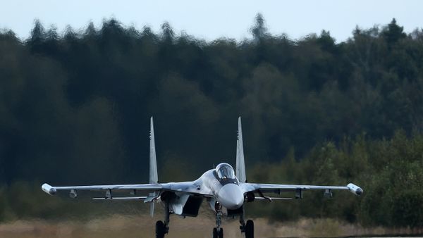 El caza polivalente ruso Su-35 El caza polivalente ruso Su-35 - Sputnik Mundo