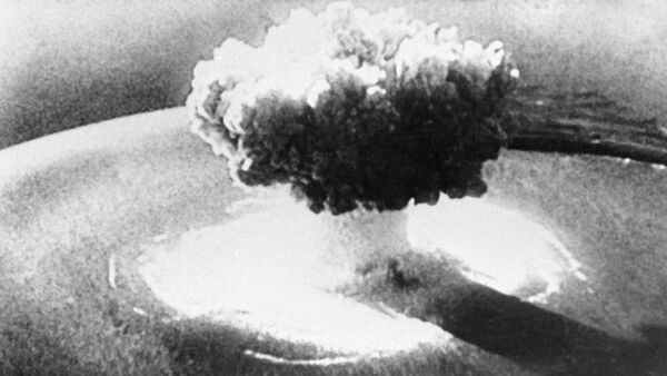 Explosión nuclear (imágen referencial) - Sputnik Mundo