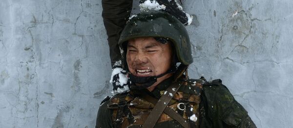 La carrera con obstáculos del centro de formación Gorny en Novosibirsk. - Sputnik Mundo