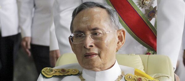 La Casa Real tailandesa confirma la muerte del rey Bhumibol Adulyadej - Sputnik Mundo