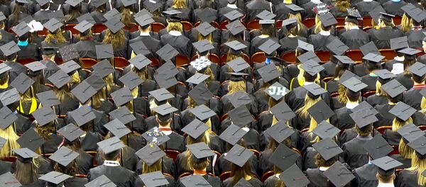 Los graduados (imagen referencial) - Sputnik Mundo