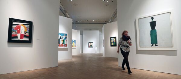 Cuadros de Malévich en el Museo Estatal Ruso - Sputnik Mundo