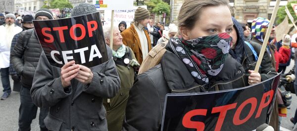 Los polacos protestan contra el TTIP y CETA - Sputnik Mundo