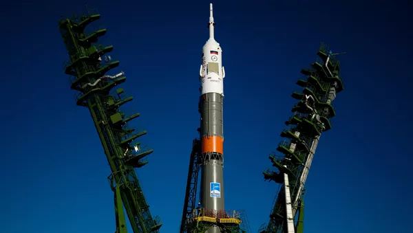 El cohete lanzador Soyuz-FG en la rampa de lanzamiento - Sputnik Mundo