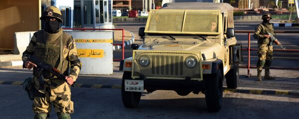 Egyptian army special forces man a temporary checkpoint (File) - Sputnik Mundo