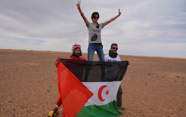 Invitados del FiSáhara en el Muro (Iván Prado, Clara Lago y Pucho de Vetusta Morla) Invitados del FiSáhara en el Muro (Iván Prado, Clara Lago y Pucho de Vetusta Morla) - Sputnik Mundo