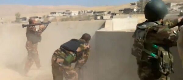 El ataque contra Mosul: batalla entre kurdos y extremistas de Daesh en Hazira - Sputnik Mundo