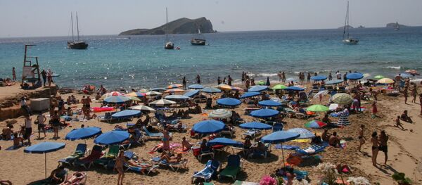 Una playa en España - Sputnik Mundo