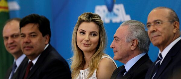 El presidente de Brasil, Michel Temer, con su esposa, Marcela Temer - Sputnik Mundo