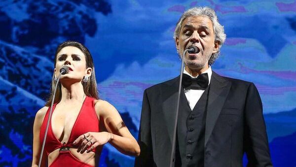 Paula Fernandes y Andrea Bocelli - Sputnik Mundo