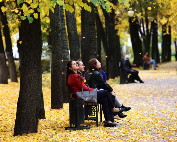 El 'Otoño de Oro' en los parques de la ciudad de Voronezh - Sputnik Mundo