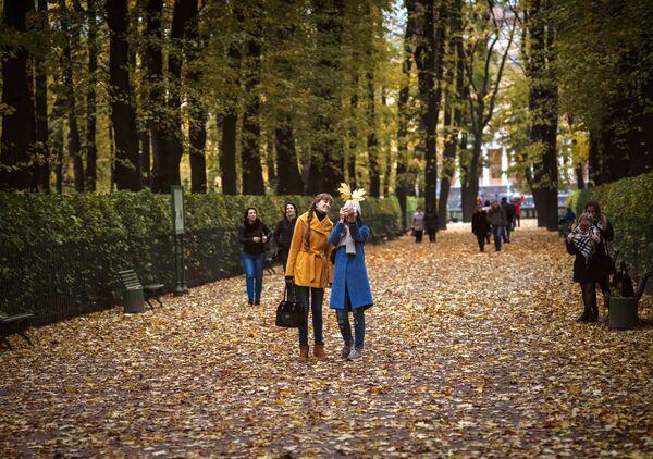 El 'Otoño de Oro' en los parques de San Petersburgo - Sputnik Mundo