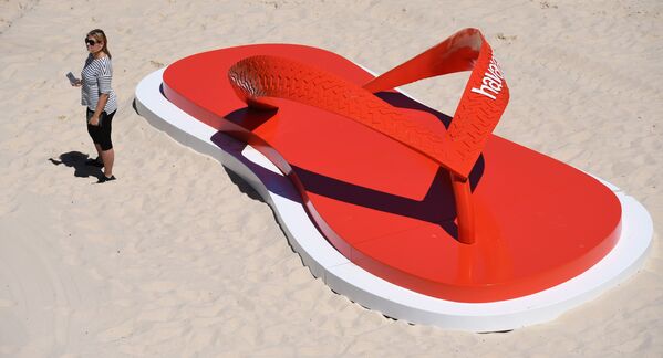 Dos kilómetros de arte contemporáneo en una playa de Sídney - Sputnik Mundo