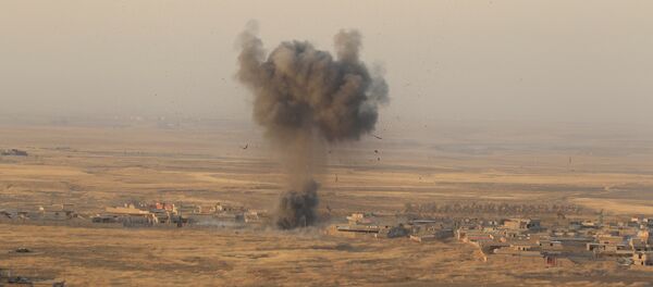 El ataque de las posiciones de Daesh en Mosul, Irak El ataque de las posiciones de Daesh en Mosul, Irak - Sputnik Mundo
