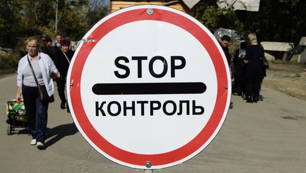 Un puesto de control en Stanitsa Lugánskaya - Sputnik Mundo