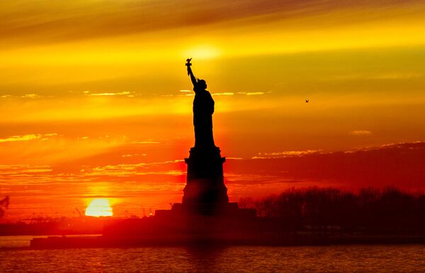 'Ocaso neoyorquino' de Carla Sánchez 'Ocaso neoyorquino' de Carla Sánchez - Sputnik Mundo