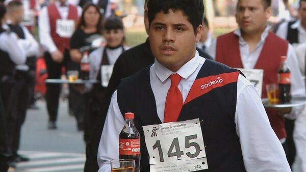 Inusual carrera deportiva en las calles de Buenos Aires - Sputnik Mundo