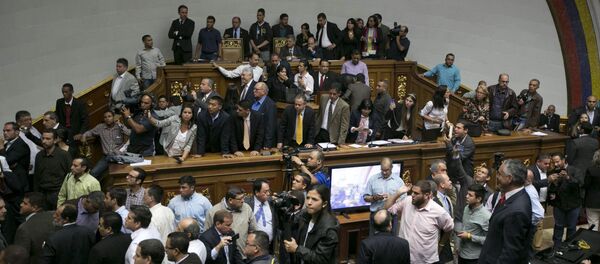 Los partidarios del presidente entraron en la Asamblea Nacional de Venezuela - Sputnik Mundo