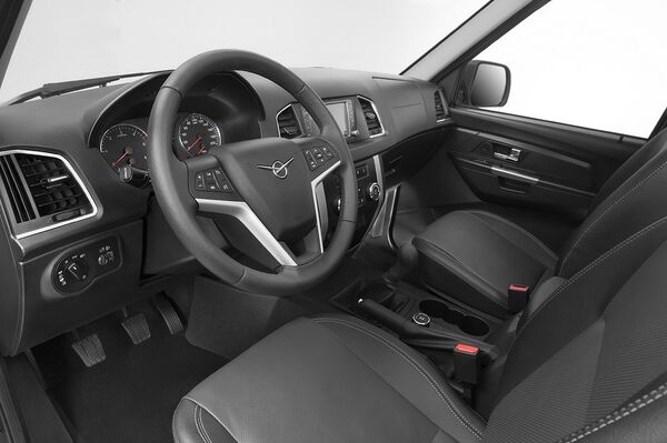 El panel de instrumentos del nuevo UAZ Patriot El panel de instrumentos del nuevo UAZ Patriot - Sputnik Mundo