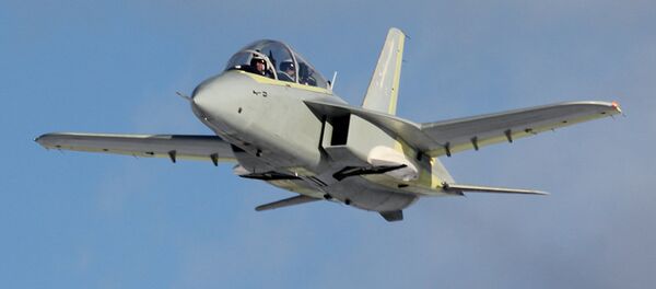 El avión ruso SR-10 en vuelo - Sputnik Mundo