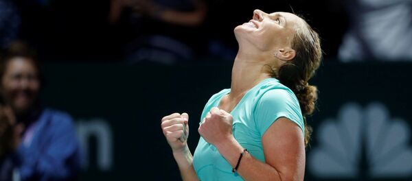 La rusa Svetlana Kuznetsova celebra su victoria sobre la polaca Agnieszka Radwanska - Sputnik Mundo