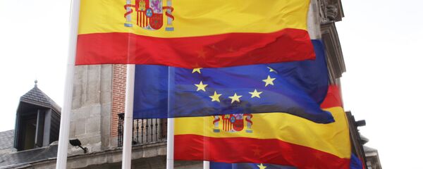 Banderas de España y la UE Banderas de España y la UE - Sputnik Mundo