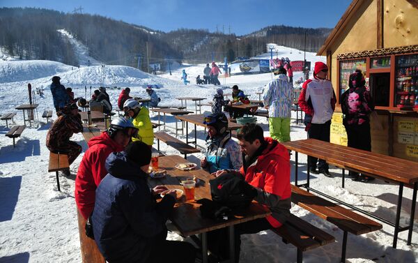 Estación de esquí Sobolínaya Gorá en Baikalsk - Sputnik Mundo