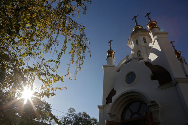 Natalia Poklónskaya acude a la apertura de una capilla en Crimea - Sputnik Mundo