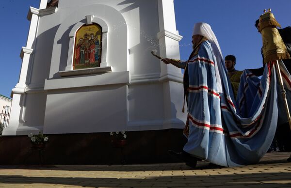 Natalia Poklónskaya acude a la apertura de una capilla en Crimea - Sputnik Mundo