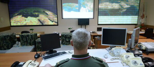 Combat duty officers at the command center of the Don-2-N radar - Sputnik Mundo