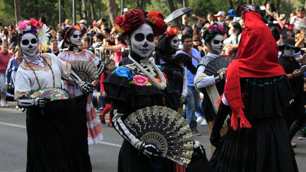 Día de los muertos en Ciudad de México - Sputnik Mundo