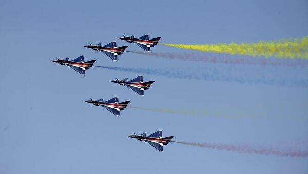 Cazas chinos J-10 en la Feria Aeroespacial Internacional Airshow China 2016 - Sputnik Mundo