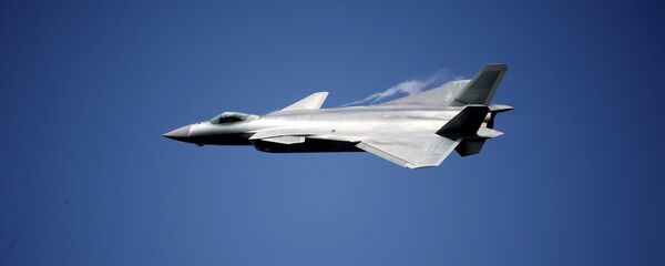 El caza polivalente chino Chengdu J-20 - Sputnik Mundo