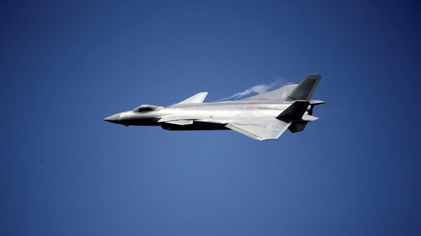 El caza polivalente chino Chengdu J-20 - Sputnik Mundo