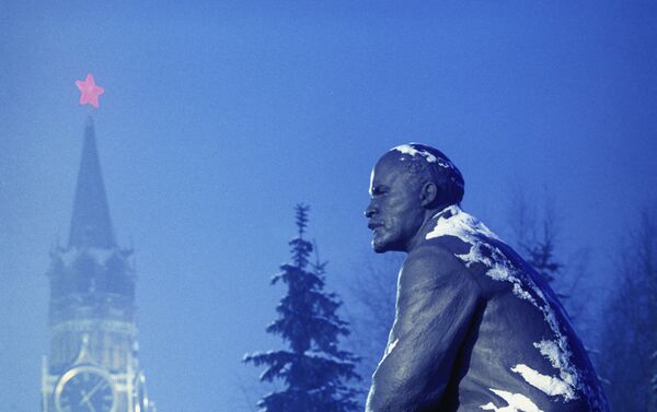 Lenin y la estrella roja del Kremlin - Sputnik Mundo