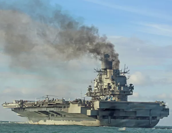 El portaviones ruso Almirante Kuznetsov El portaviones ruso Almirante Kuznetsov - Sputnik Mundo