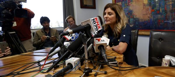 Lisa Bloom, abogada - Sputnik Mundo