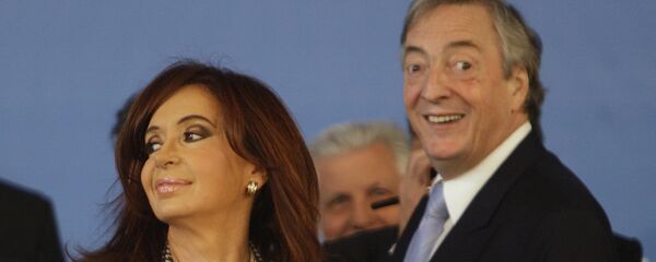 Néstor y Cristina Kirchner - Sputnik Mundo