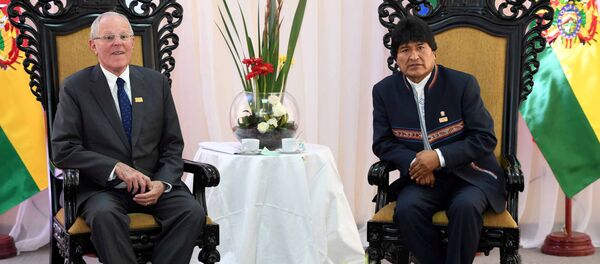 Evo Morales, presidente de Bolivia, con su par de Perú, Pedro Pablo Kuczynski - Sputnik Mundo