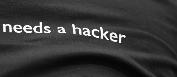 'Cada uno necesita a un hacker' - Sputnik Mundo