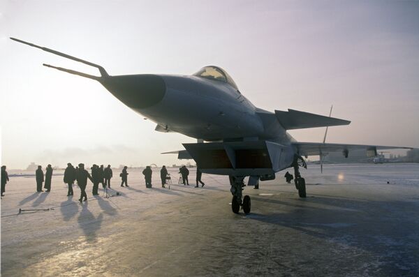 El primer prototipo del caza ruso MiG 1.44 durante la presentación en 1999 - Sputnik Mundo