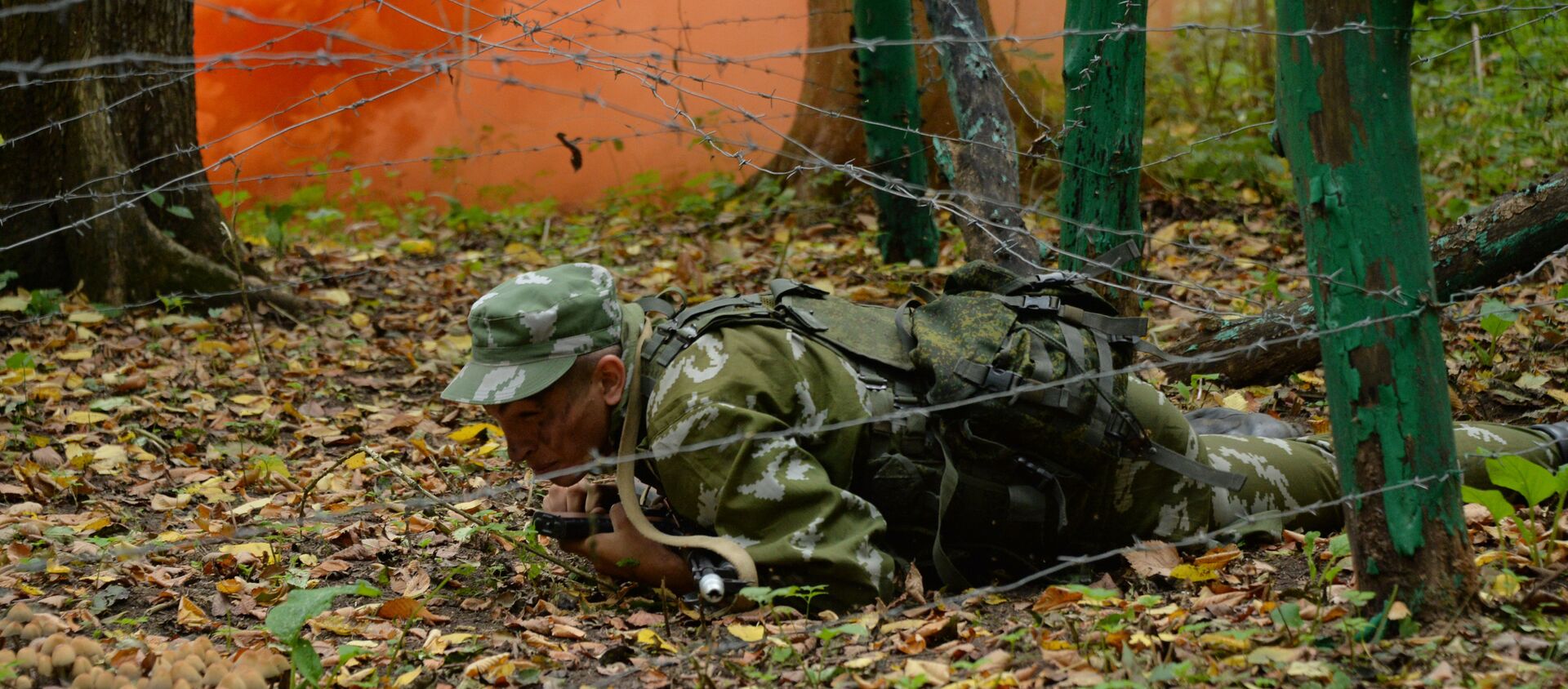 Un oficial de la inteligencia militar rusa durante las maniobras - Sputnik Mundo, 1920, 20.12.2020