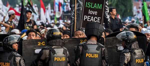 Las protestas musulmanas contra el gobernador de Yakarta - Sputnik Mundo
